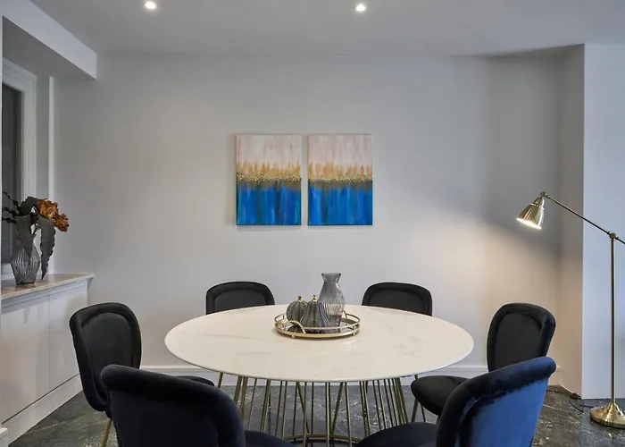 Chic N Bright 3Bd Apt With Hilton View